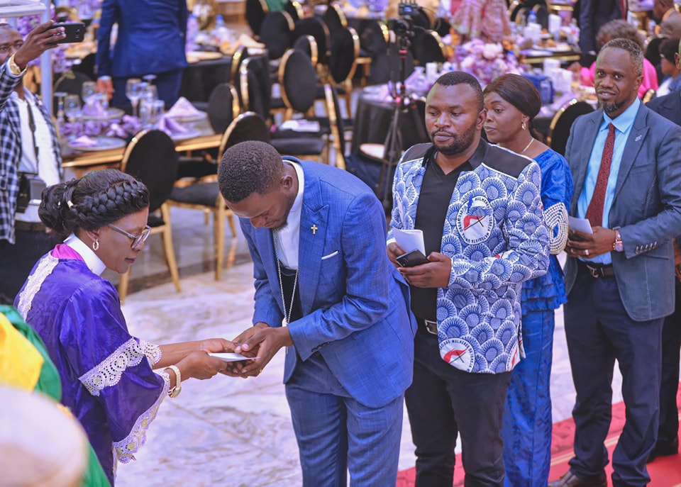 Un dîner de collecte de fonds Théologiques